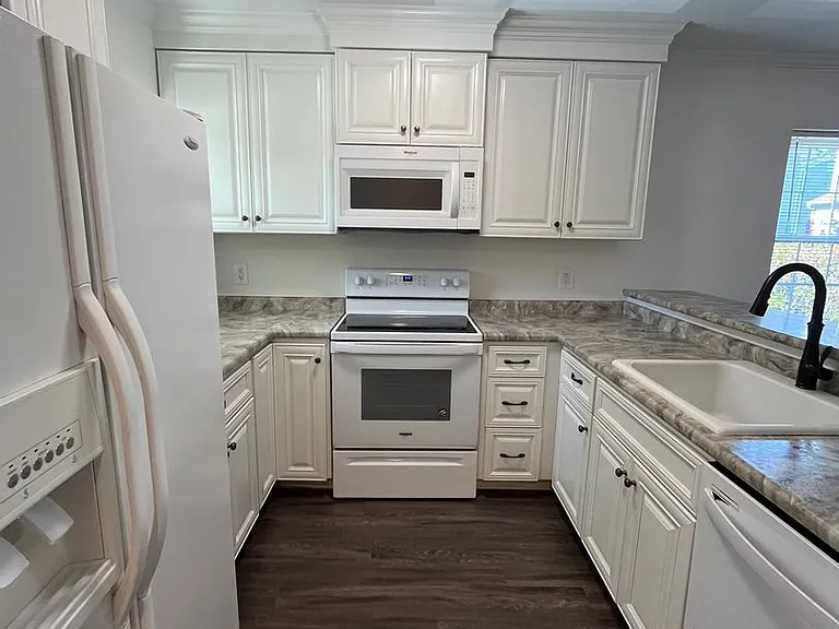 154 Lullwater Dr #A — Photo 7