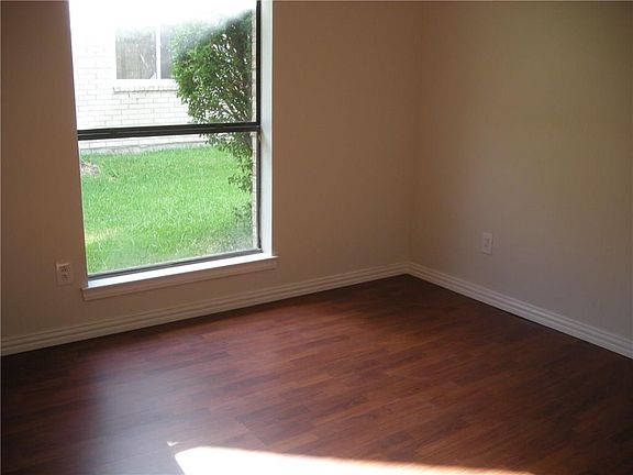 4th image of 3213 Sailmaker Ln