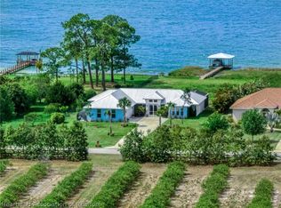 211 S Bear Pointe Dr, Lake Placid, FL 33852