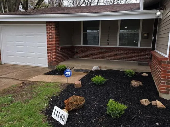 11148 Linnell Dr, Saint Louis, MO 63136