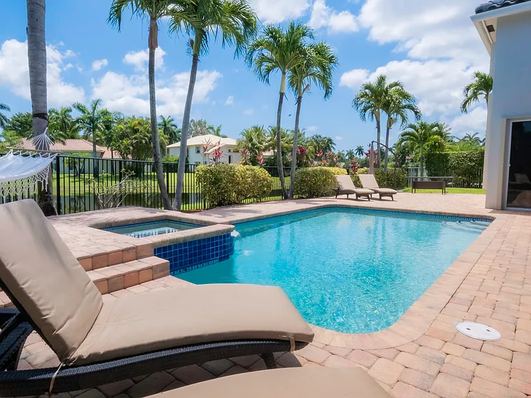 10849 Bal Harbor Dr — Photo 60