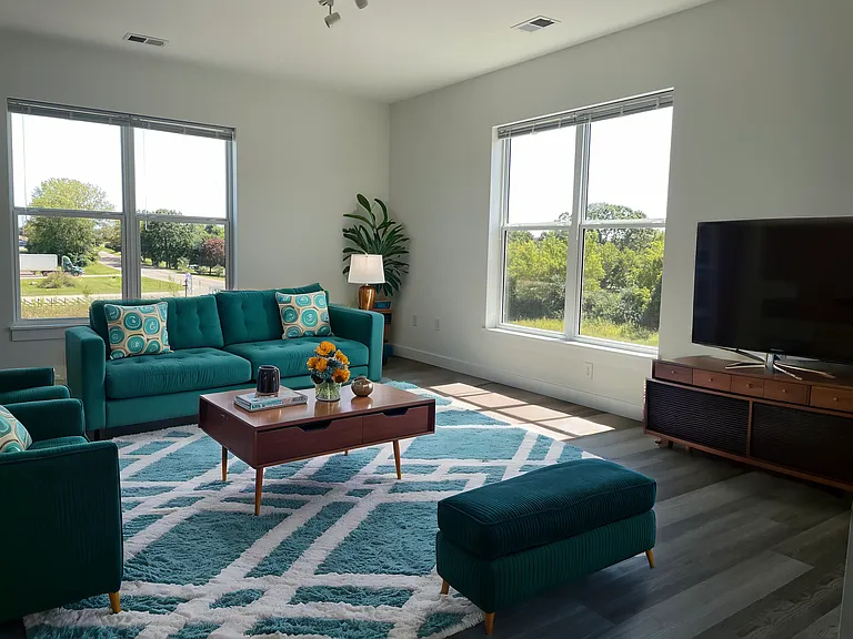 Point Gardens Apartments — Photo 103