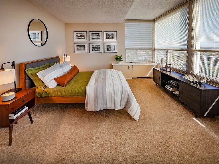 Riley Towers — Photo 6