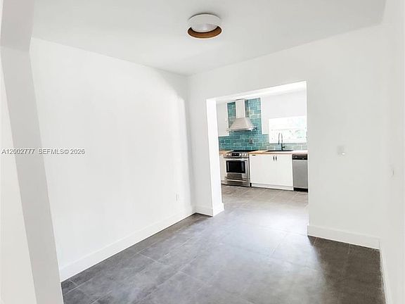 4th image of 3685 SW 1st Ave
