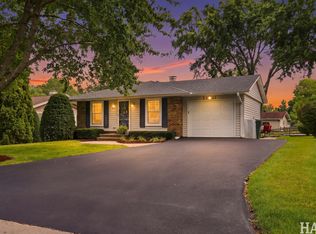 2321 Carriage Ln, Lindenhurst, IL 60046