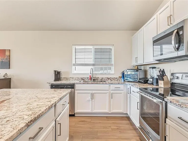 495 Overpool Ave — Photo 11
