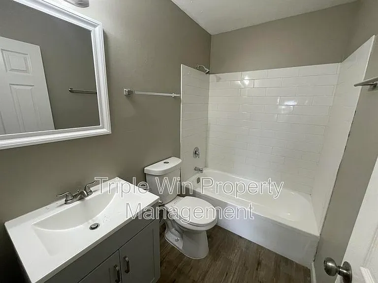 1725 Orletto Way — Photo 31