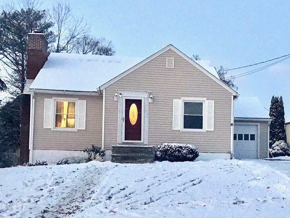 1st image of 2741 Yale St
