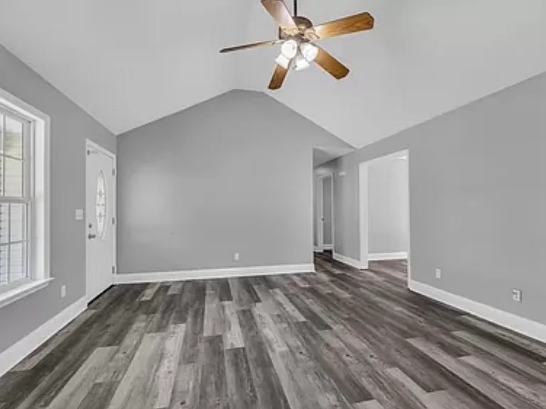 124 Levi Dr — Photo 7