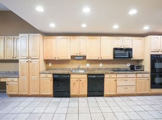 205 Old Crossing Dr, Baltimore, MD 21208