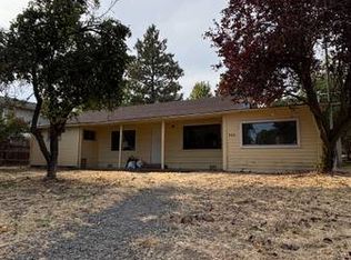 960 B St, Ashland, OR 97520