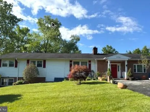 9704 Sunset Dr, Rockville, MD 20850