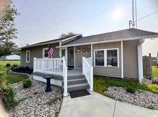 138 E Esmeralda St, Olney, IL 62450