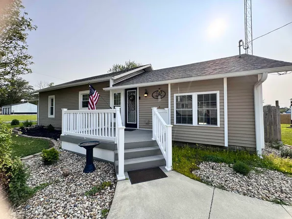 138 E Esmeralda St, Olney, IL 62450