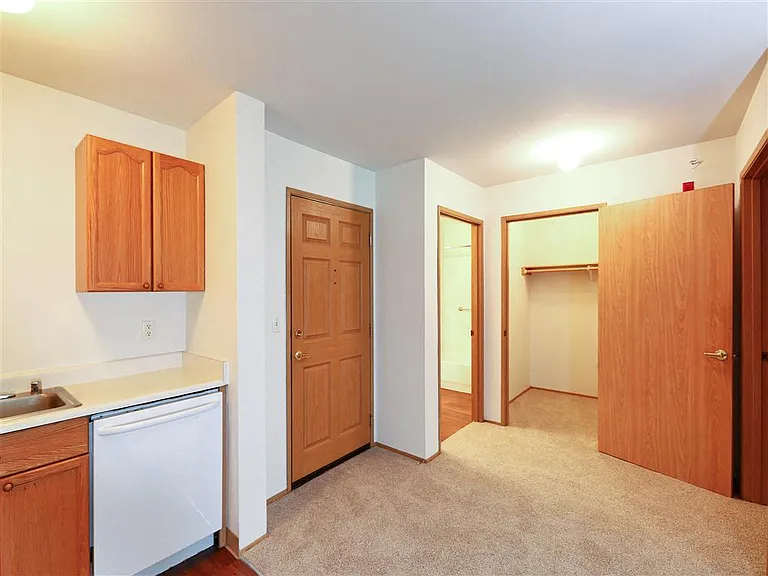 The Vintage at Arlington Senior Apartments — Photo 22