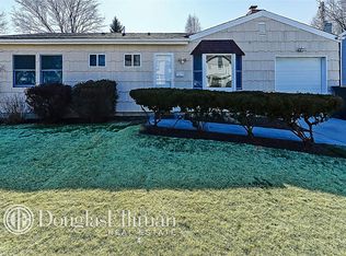 1218 Chicago Ave, Bay Shore, NY 11706