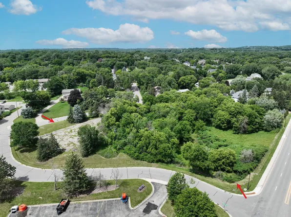 13901 Saint Andrew Dr, Eden Prairie, MN 55346