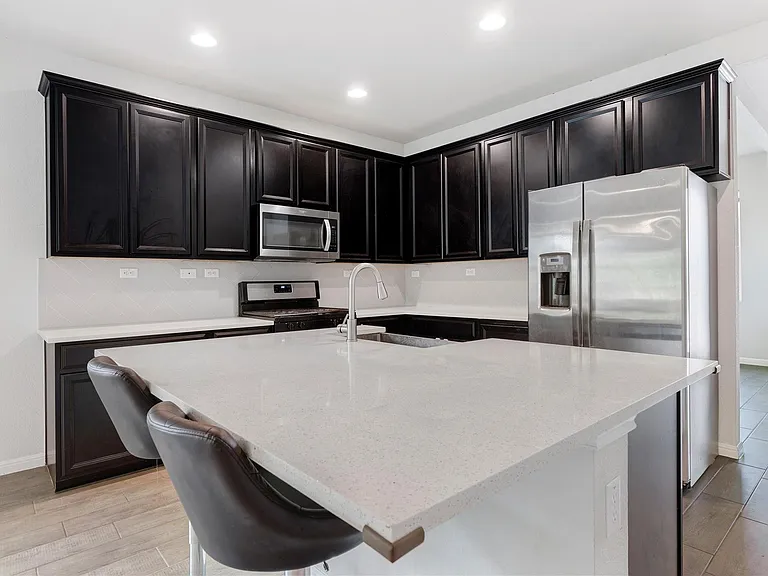420 Winding Hollow Ln — Photo 6