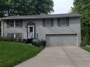 4805 Juniper Ln, Saint Joseph, MO 64503