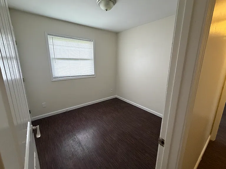 307 Downes Ln — Photo 8