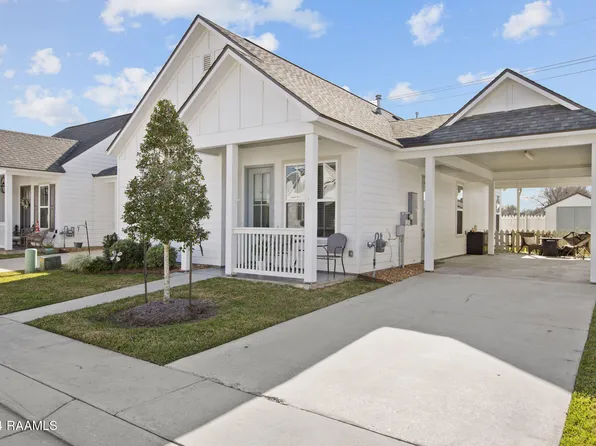 108 Waterstone Dr, Youngsville, LA 70592