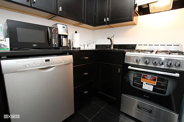 Rented by Citi Habitats | media 11