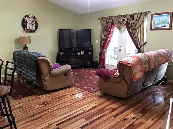 5th image of 312 Timberpark Dr