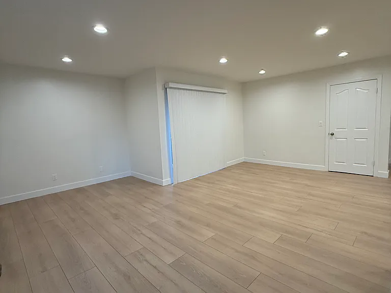 458 W Elk Ave #4 — Photo 4