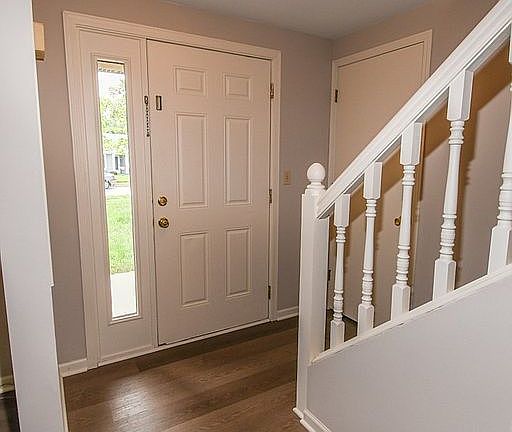 3rd image of 3856 Lodi Ln