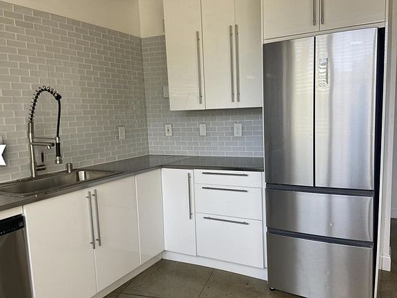 3rd image of 904 E Pearson St Unit 211