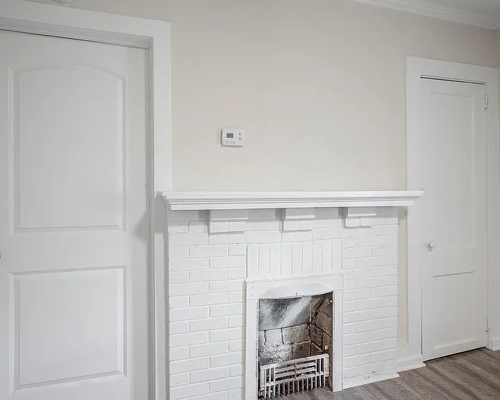2306 E 17th St — Photo 11