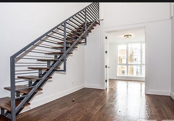 3rd image of 1266 Pacific St #3L