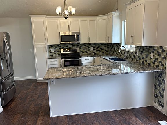 3rd image of 1883 E Viscounti Dr
