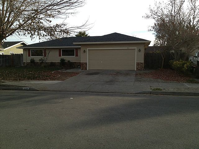1st image of 961 Cherry St
