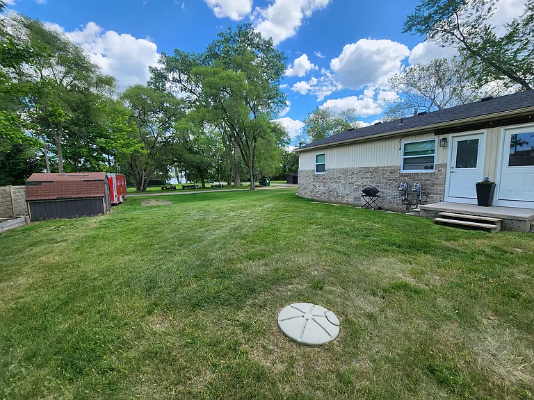 8139 Grand River Rd #2 — Photo 37