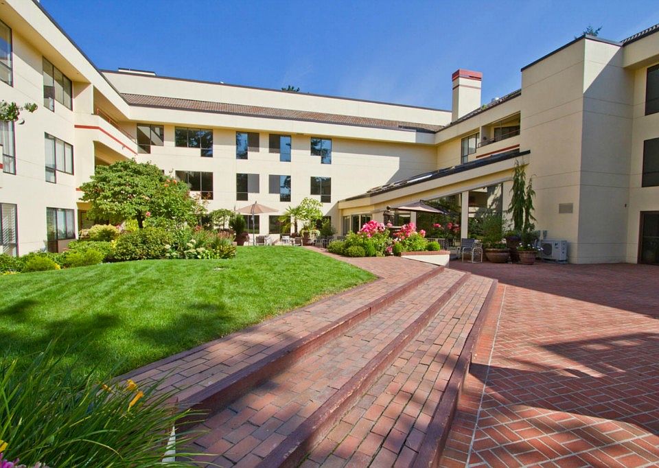 1st image of 401 100th Ave NE APT 213