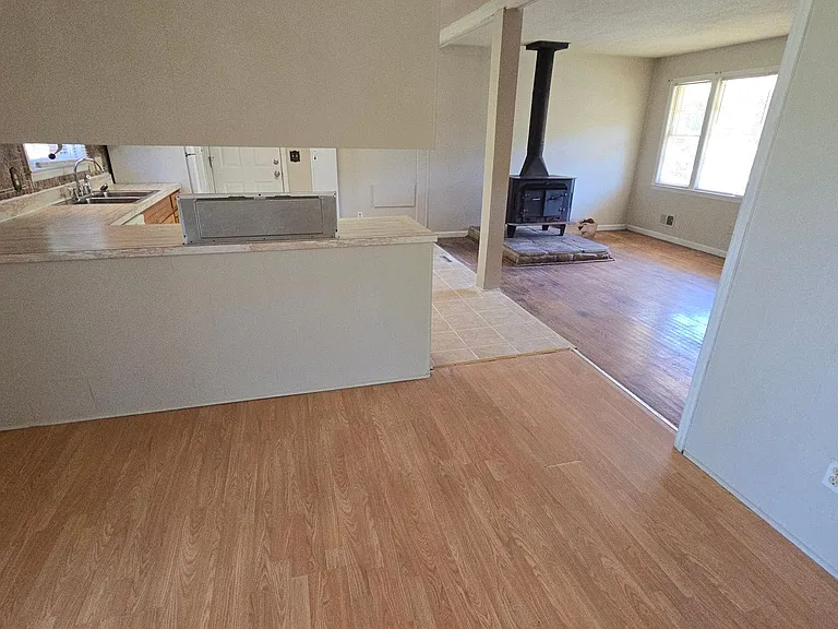 2233 Windsor Dr — Photo 14