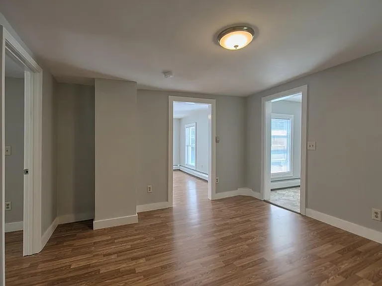 16 Railroad St #2 — Photo 15