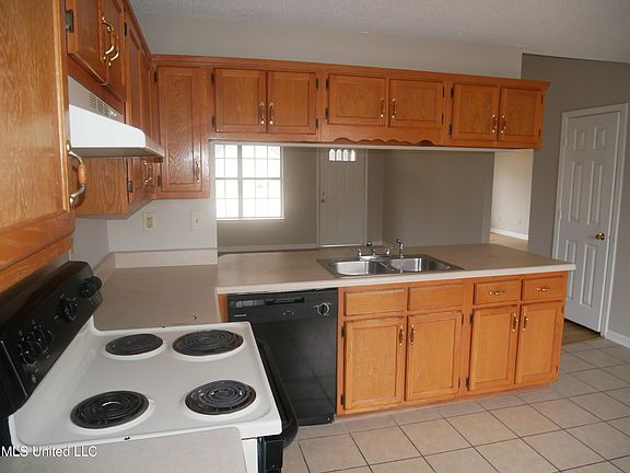 5th image of 2574 S Avalon Dr