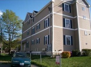 65 Main St APT 3, Hopkinton, MA 01748