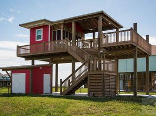 850 Sea Spray Dr, Crystal Beach, TX 77650