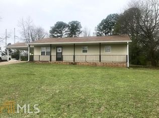 8827 N View Dr, Lithia Springs, GA 30122