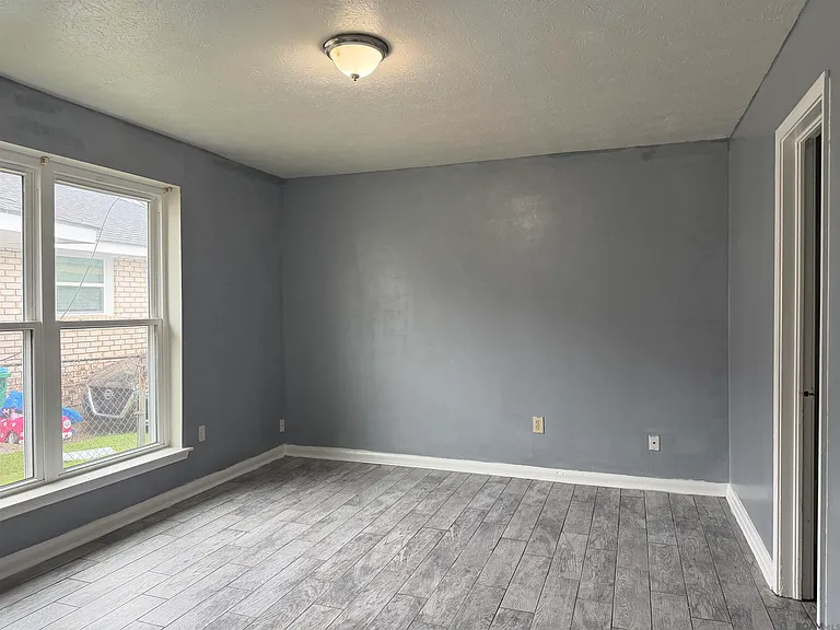 2723 Tifton St — Photo 9