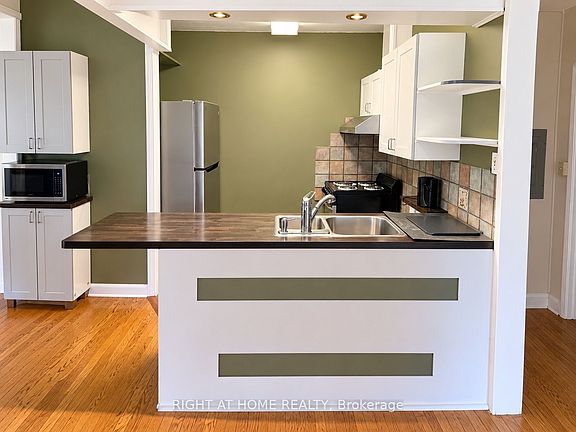 3rd image of 2849 Kingston Rd #2