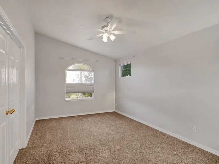 450 Millstream Ter — Photo 19