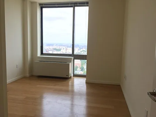 Rented by Mdrn Residential | media 4