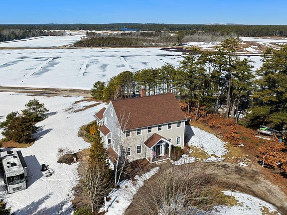 3rd image of 102 Maple Springs Road