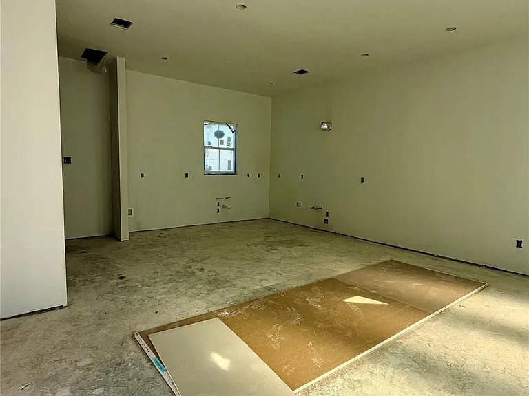 6702 Metro Blvd #5 — Photo 6