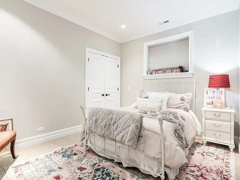 1633 N Wolcott Ave — Photo 21