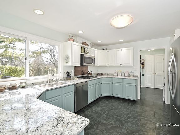 5th image of 4612 Somerset Ct